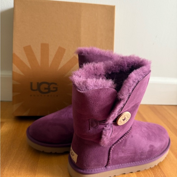UGG Purple Boots - Picture 1 of 6